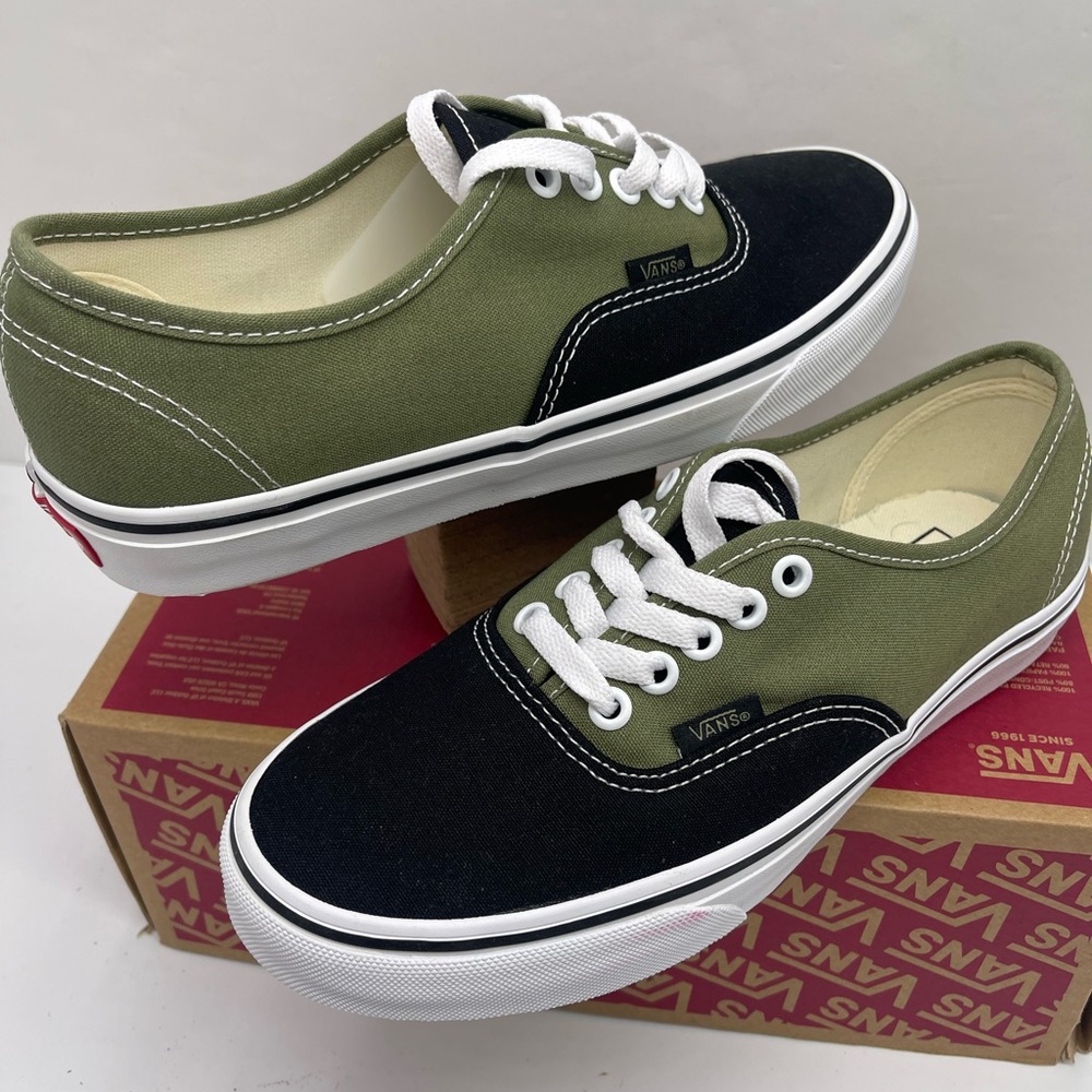 Vans Men’s Authentic
Pop Loden Green
VN000BW5ZBF Sneakers - Picture 11 of 16